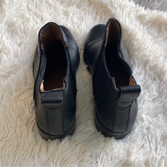 Madewell Leather Chelsea Boot - Picture 4 of 8